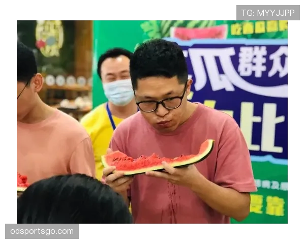 卢玉菲居然靠一顿饭豪掷上万，普通吃瓜群众羡慕到发抖！